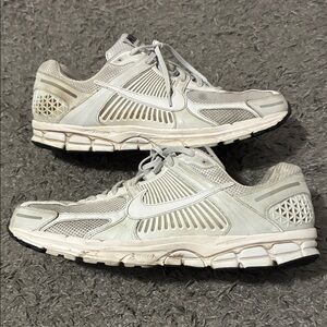 Nike vomero 5